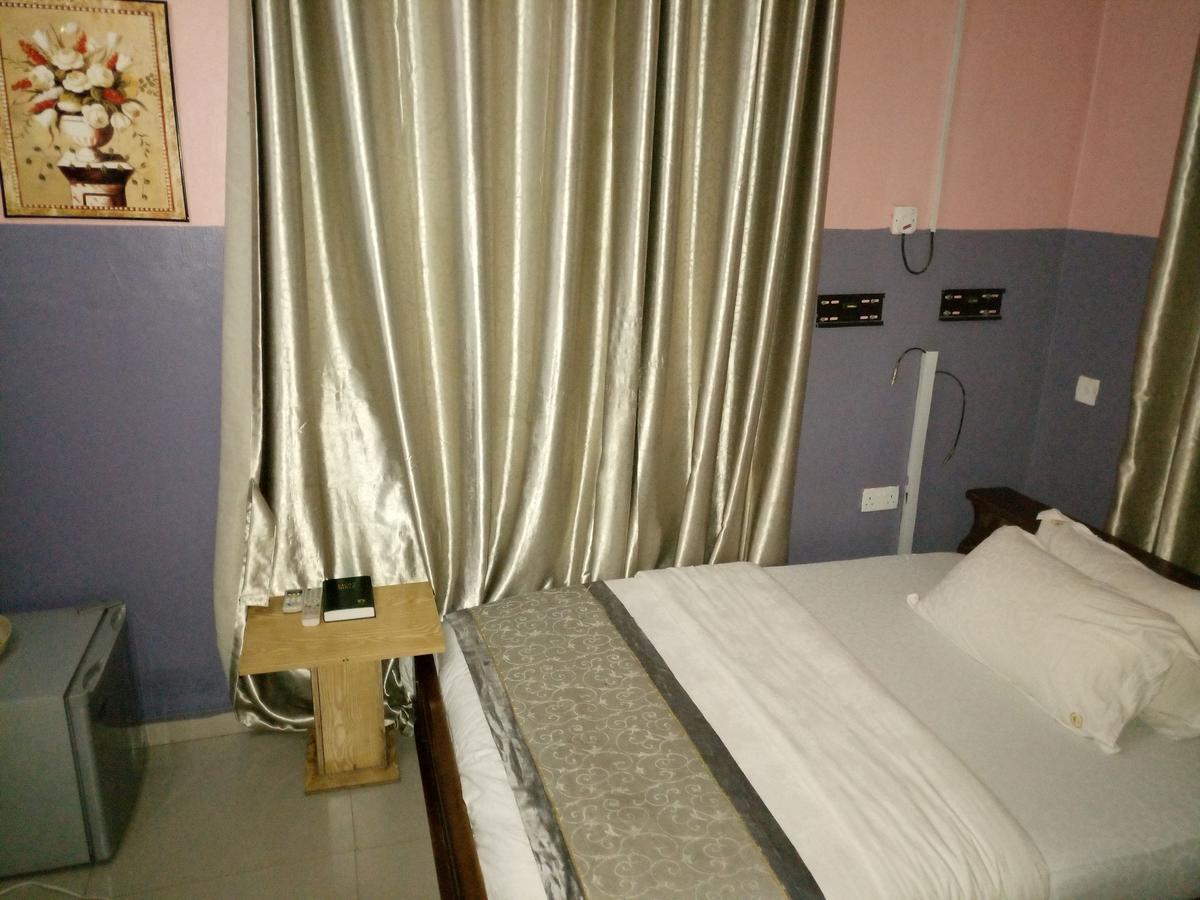 Glorious Hotel & Suites Ikotun Kültér fotó